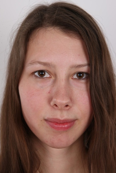 Broke female Pavlina picks up easy cash by posing naked for the first time