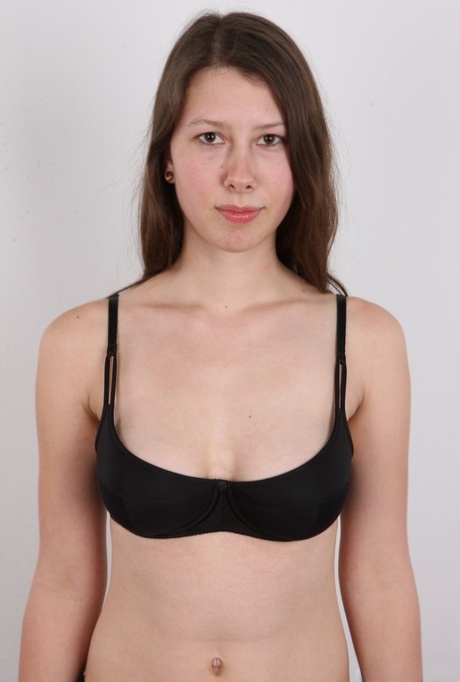 Broke female Pavlina picks up easy cash by posing naked for the first time