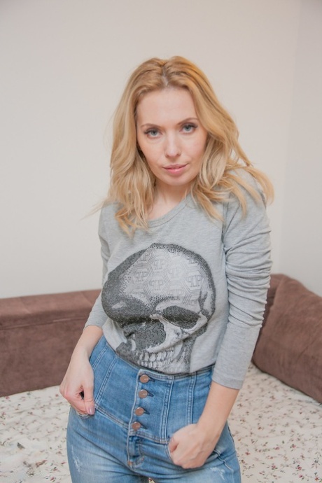 Sexy blonde works free of her jeans and a thong before oral and vaginal sex