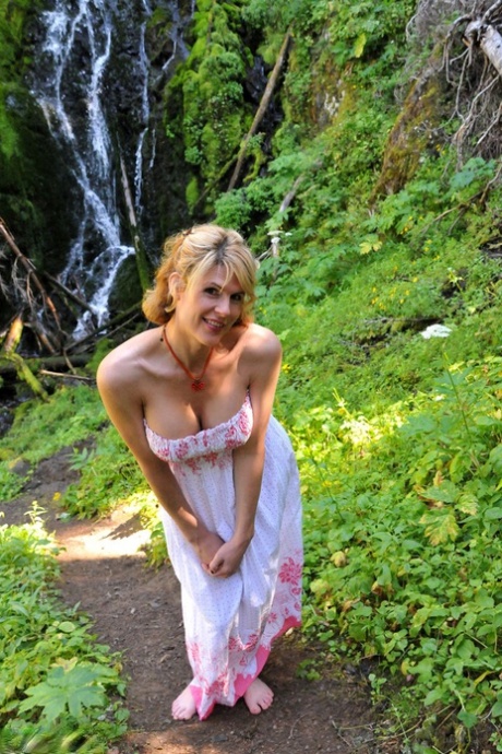 Delia TS performed by Delia TS Porn Pictures