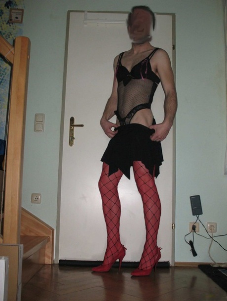 Club Cross Dresser XXX Porn Pics