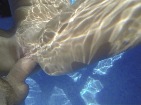 Martina Gold and boyfriend frolic underwater before anal sex by pool