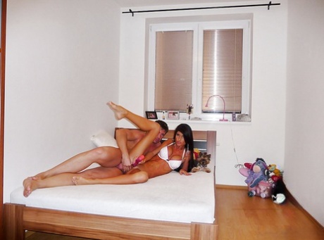 Graceful amateur hottie gets fucked from behind while toying her clit