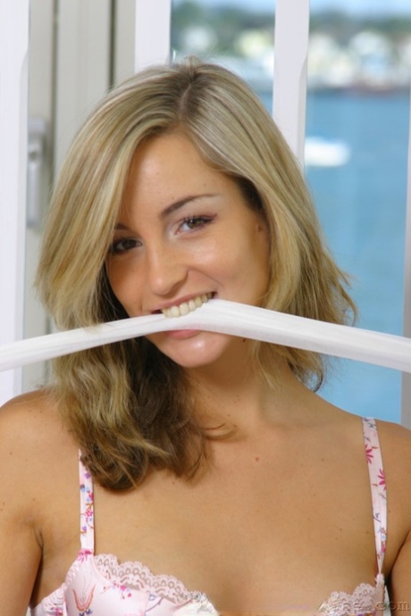 Porn Pics starring Melanie Porn Gallery