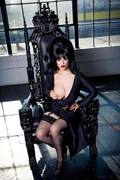 Dark fetish mistress Larkin Love treats you to her big tits on Halloween