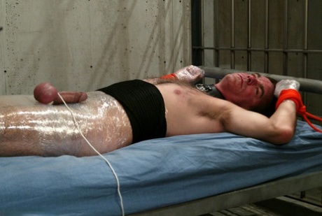 Men In Pain performed by Jasmine Byrne, Mistress Aradia Porn Images