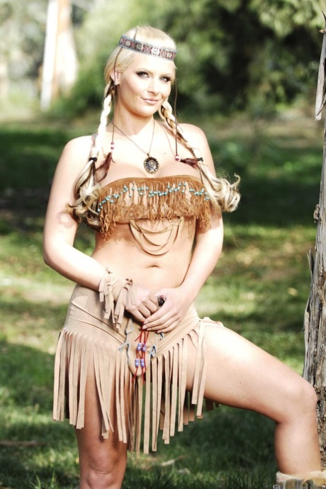 Blonde MILF in sexy Indian outfit Phoenix Marie shows her hot body outdoors