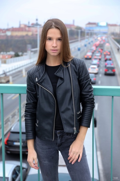 Watch 4 Beauty Vanessa Mio