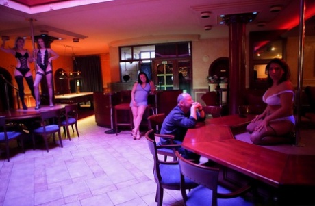 Club Castings performed by Jolly Sex Photos