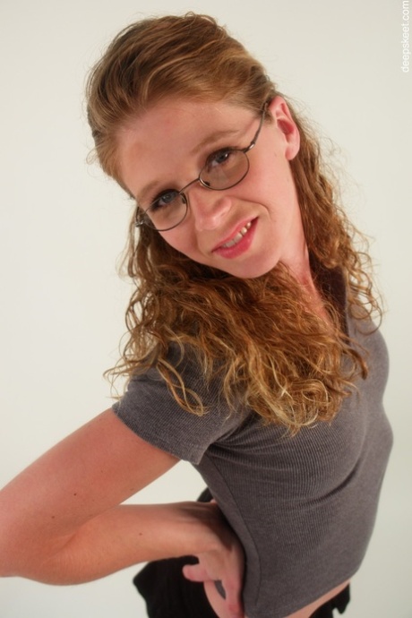 Nerdy pornstar cuckolds her cute hubby with a black bull in IR action