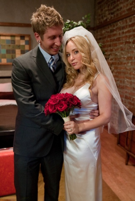 Dominant bride Aiden Starr grabs a long whip and terrifies her cute hubby