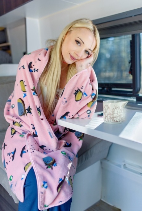 Reality Sis starring Cecelia Taylor, Parker Ambrose XXX Photos