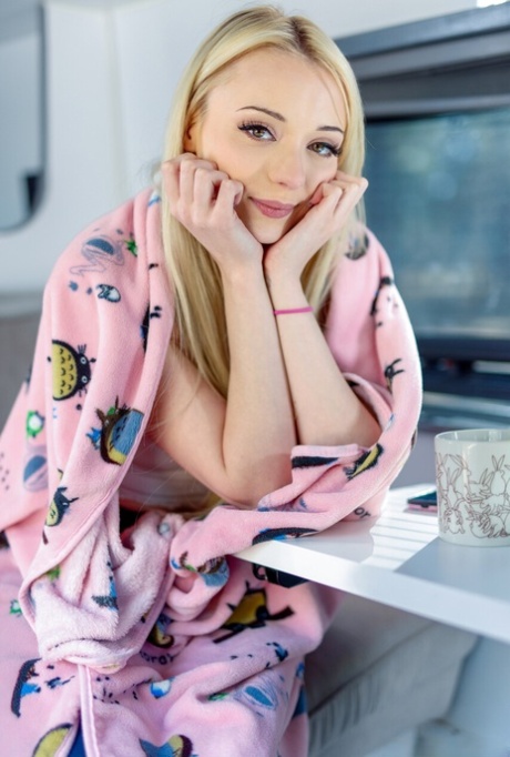 Reality Sis starring Cecelia Taylor, Parker Ambrose XXX Photos