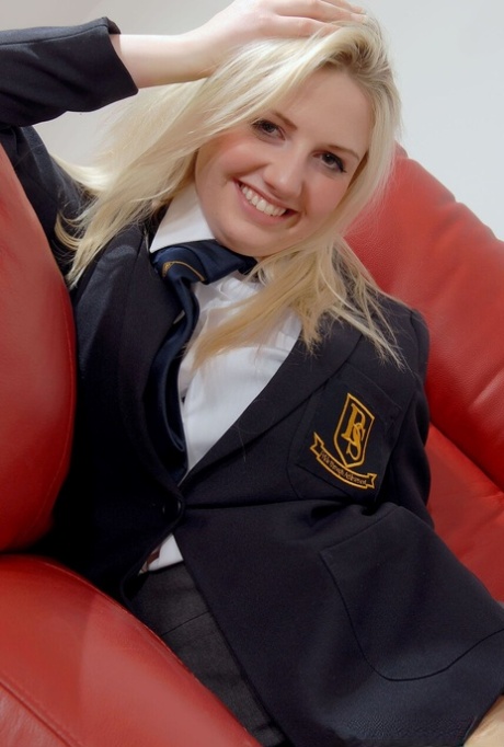 College Uniform performed by Milly Hedgland Sex Pictures