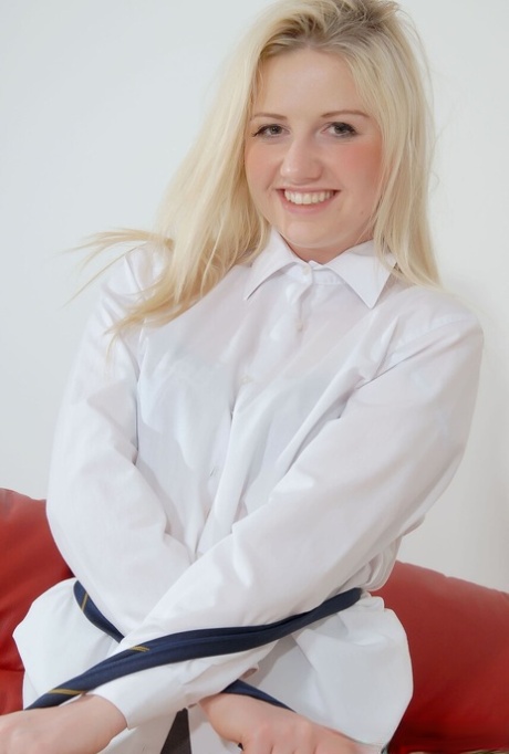 College Uniform performed by Milly Hedgland Sex Pictures