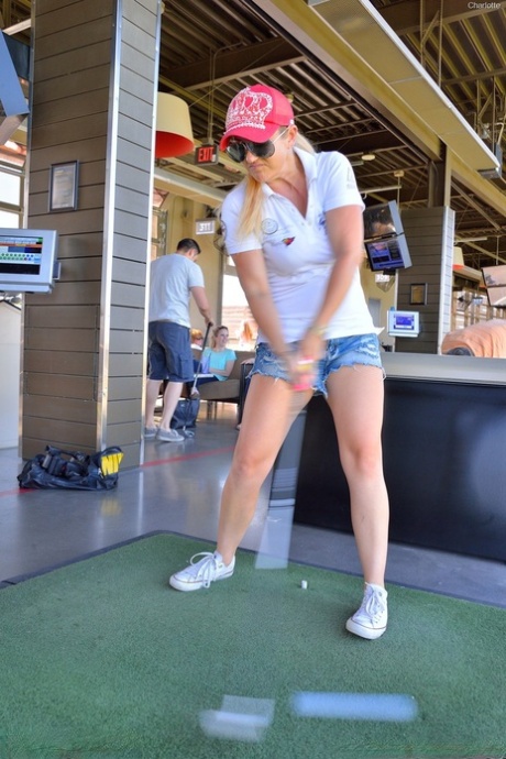 Sporty Charlotte shows her hot nude body after flashing an upskirt in public
